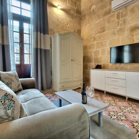 Laparelli Suites: Luxury 3 Guest house