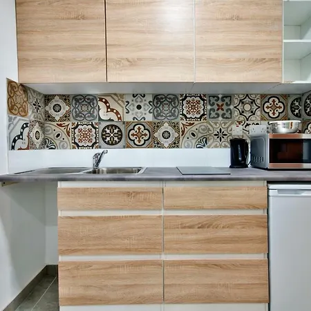 Laparelli Suites: Luxury 3 Guest house *