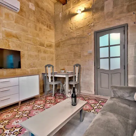 Laparelli Suites: Luxury 3 Guest house *
